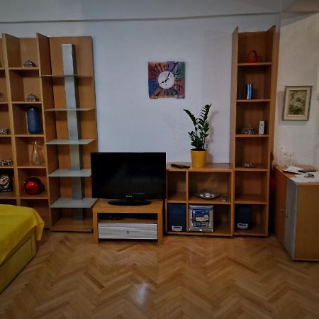 Spectacular Apartment In Skopje, City Mall Area Exterior foto
