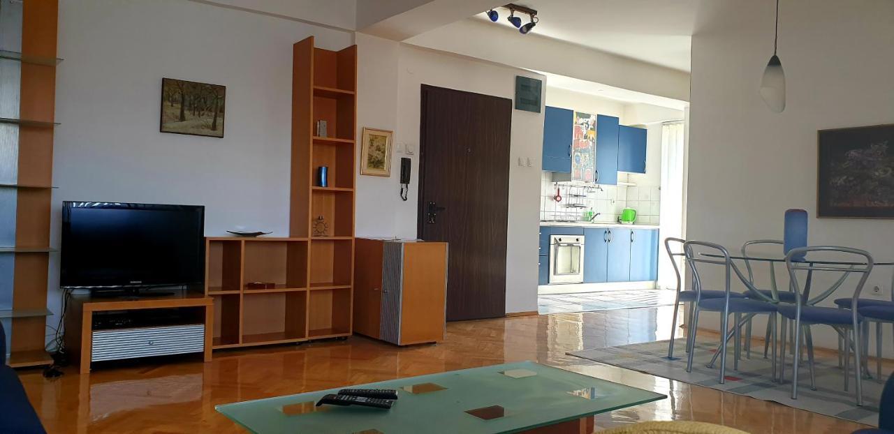 Spectacular Apartment In Skopje, City Mall Area Exterior foto